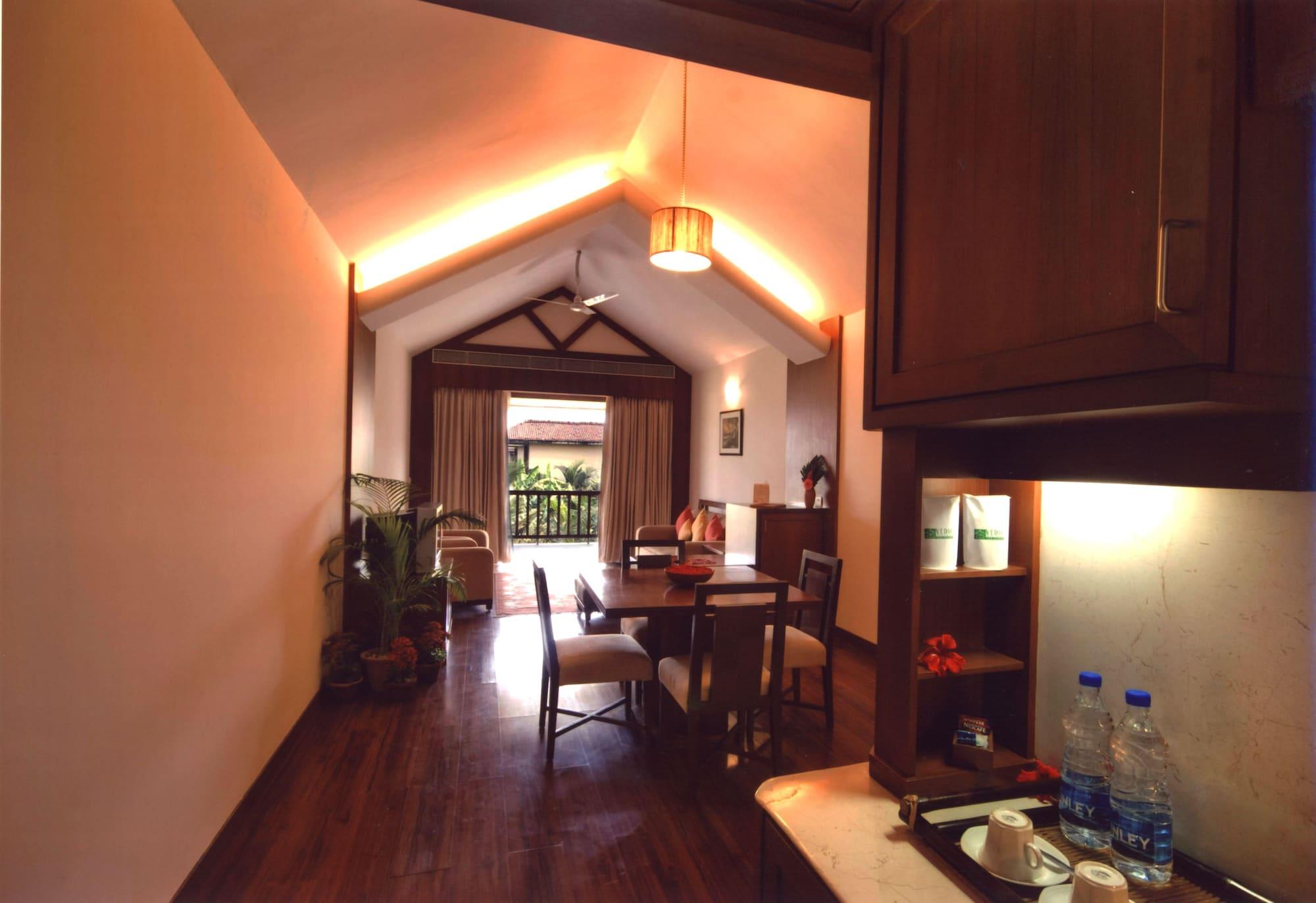 Vedic Village Spa Resort Calcutta Extérieur photo