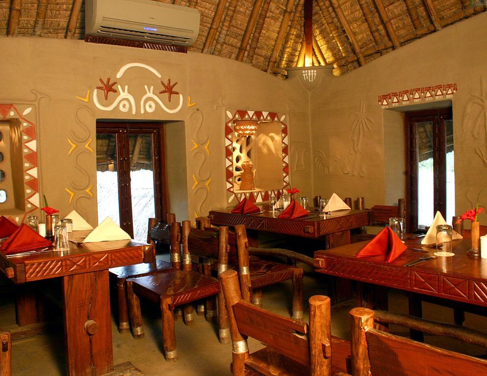 Vedic Village Spa Resort Calcutta Extérieur photo