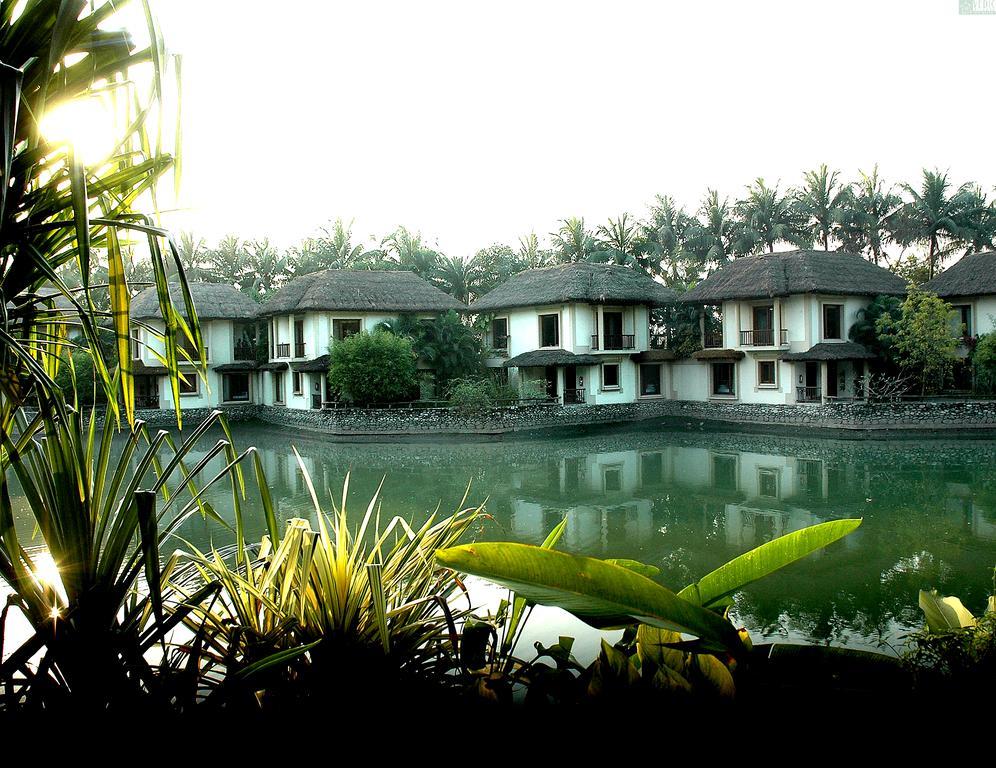 Vedic Village Spa Resort Calcutta Extérieur photo