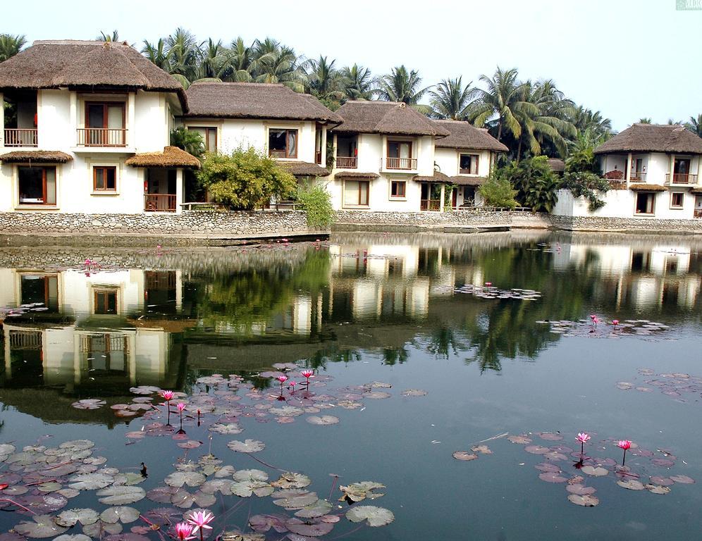 Vedic Village Spa Resort Calcutta Extérieur photo